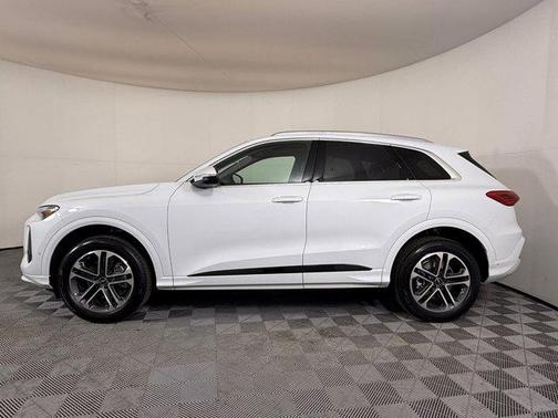 2025 Audi Q5 Premium TFSI quattro S tronic