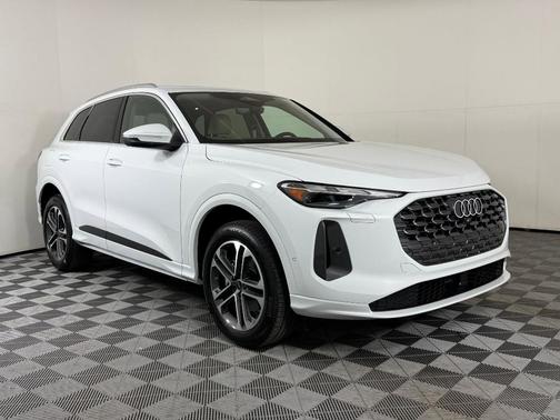 2025 Audi Q5 Premium TFSI quattro S tronic