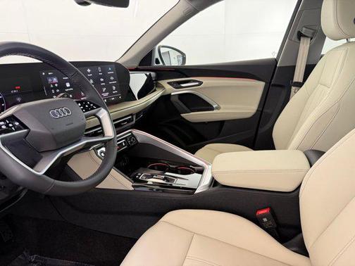 2025 Audi Q5 Premium TFSI quattro S tronic