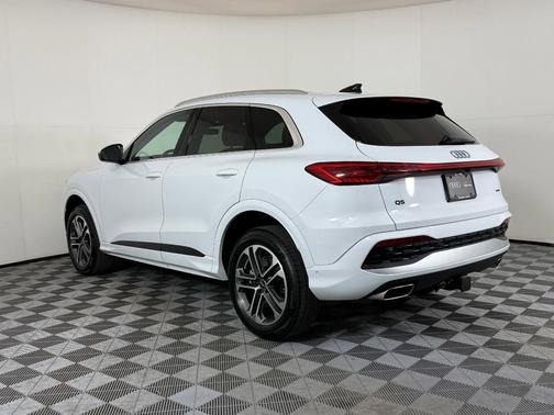 2025 Audi Q5 Premium TFSI quattro S tronic
