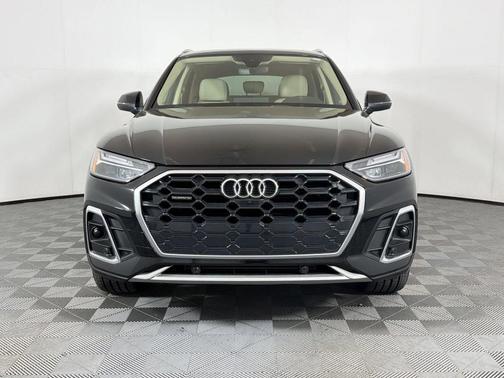 Mythos Black Metallic 2023 Audi Q5 45 S line Premium Plus