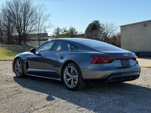 2024 Audi e-tron GT Prestige quattro