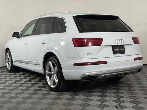 White 2019 Audi Q7 55 Prestige