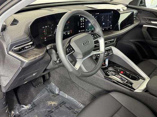 2025 Audi Q5 Premium TFSI quattro S tronic