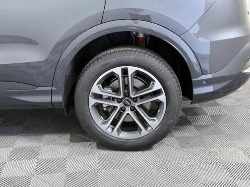2025 Audi Q5 Premium