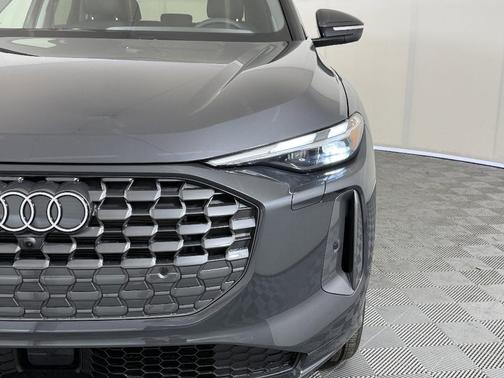 2025 Audi Q5 Premium