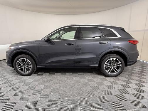 2025 Audi Q5 Premium