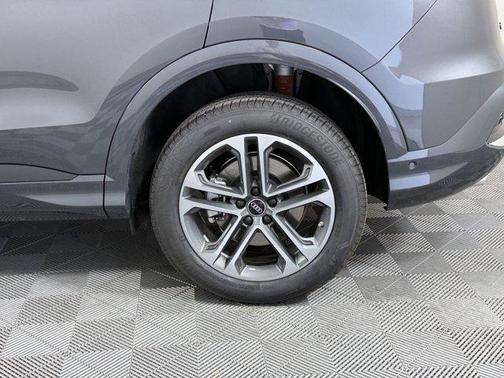 2025 Audi Q5 Premium