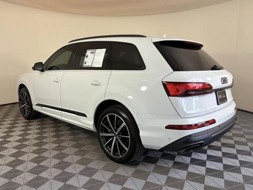 2025 Audi Q7 45 Premium Plus