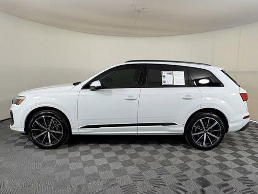 2025 Audi Q7 45 Premium Plus