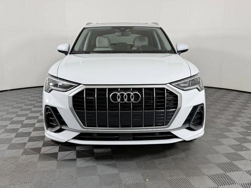 2024 Audi Q3 Premium 45 TFSI S line quattro Tiptronic