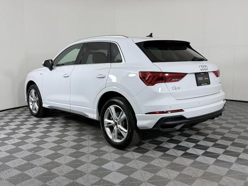 2024 Audi Q3 Premium 45 TFSI S line quattro Tiptronic