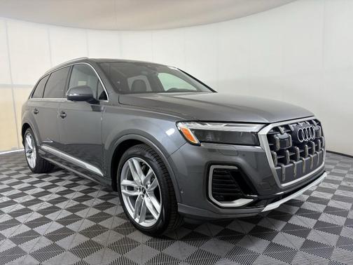 2025 Audi Q7 55 Premium Plus