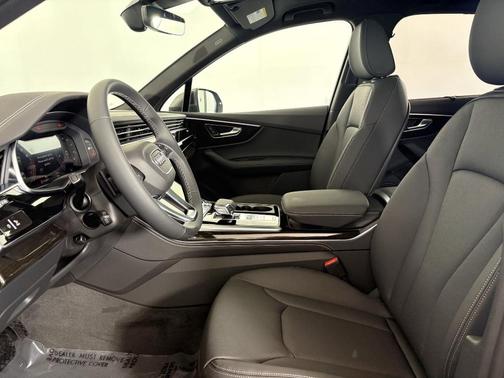 2025 Audi Q7 55 Premium Plus
