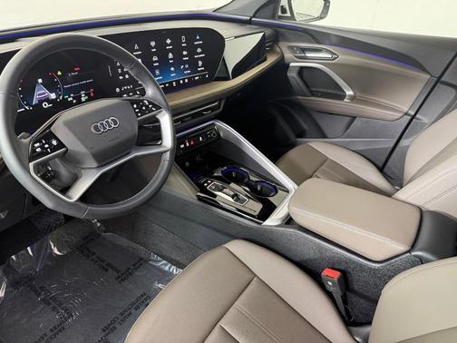 2025 Audi Q5 Premium TFSI quattro S tronic