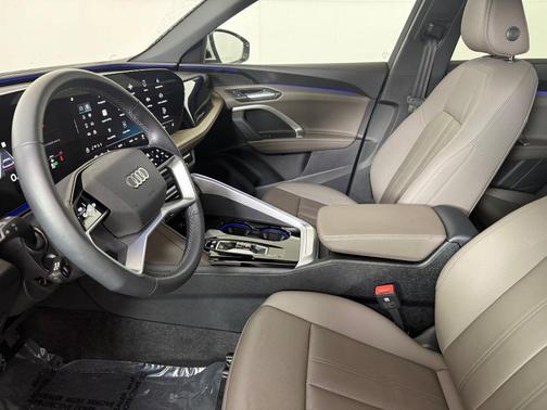 2025 Audi Q5 Premium TFSI quattro S tronic