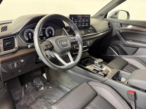 2023 Audi Q5 45 S line Prestige