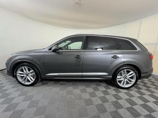2025 Audi Q7 55 Premium Plus