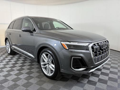 2025 Audi Q7 55 Premium Plus