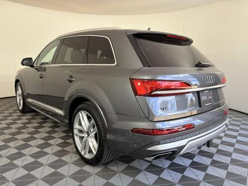 2025 Audi Q7 55 Premium Plus