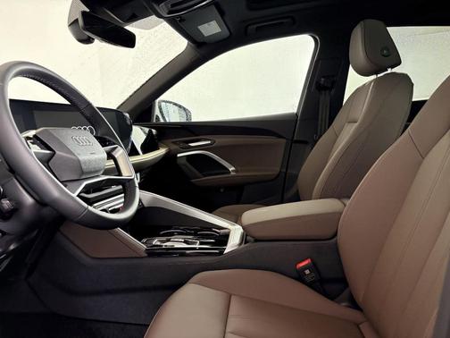 2025 Audi Q5 Premium TFSI quattro S tronic