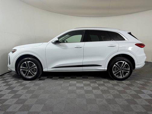 Glacier White Metallic 2026 Audi Q5 Premium TFSI quattro S tronic