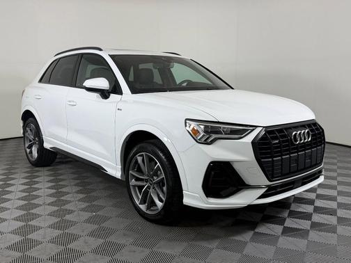 2025 Audi Q3 Premium 45 TFSI S line quattro Tiptronic