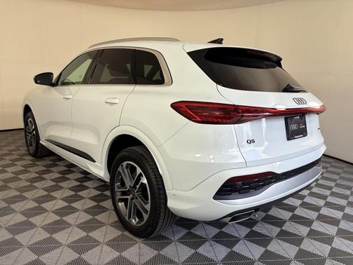 2025 Audi Q5 Premium TFSI quattro S tronic