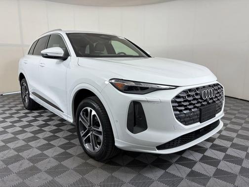 2025 Audi Q5 Premium TFSI quattro S tronic