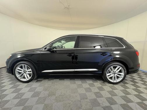 2025 Audi Q7 55 Premium Plus