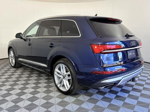 2025 Audi Q7 55 Premium Plus