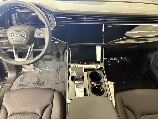 2025 Audi Q7 55 Premium Plus