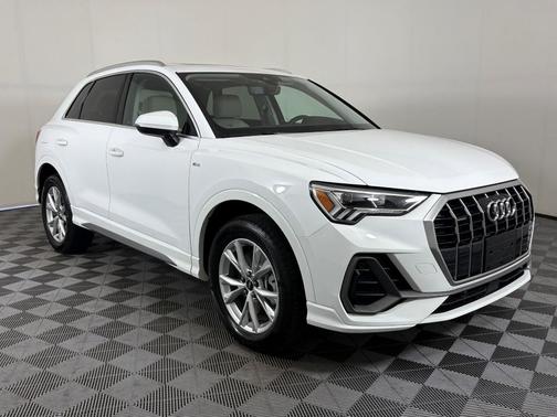 2025 Audi Q3 Premium 45 TFSI S line quattro Tiptronic