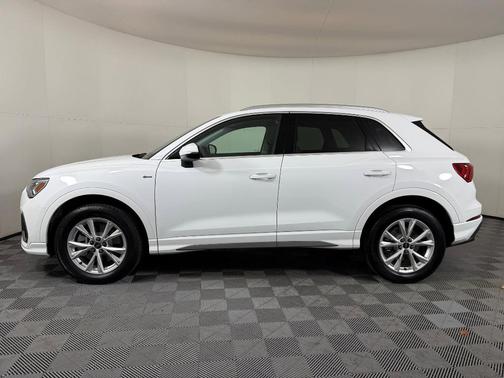 2025 Audi Q3 Premium 45 TFSI S line quattro Tiptronic