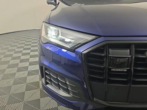 2022 Audi Q7 55 Premium Plus