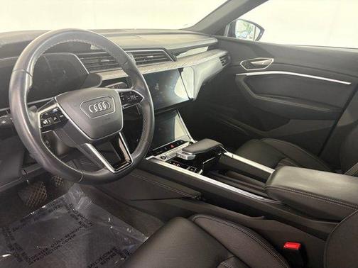 2024 Audi Q8 e-tron Prestige
