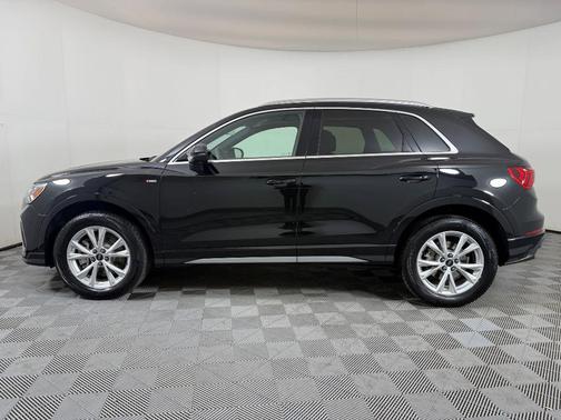 2025 Audi Q3 Premium 45 TFSI S line quattro Tiptronic