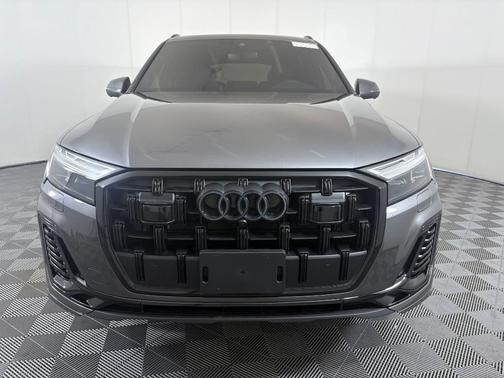 2025 Audi Q7 45 Premium Plus