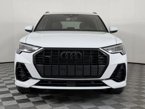 2025 Audi Q3 Premium 45 TFSI S line quattro Tiptronic