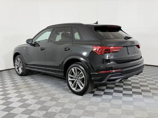 2025 Audi Q3 Premium 45 TFSI S line quattro Tiptronic