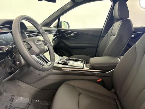 2025 Audi Q7 55 Premium Plus