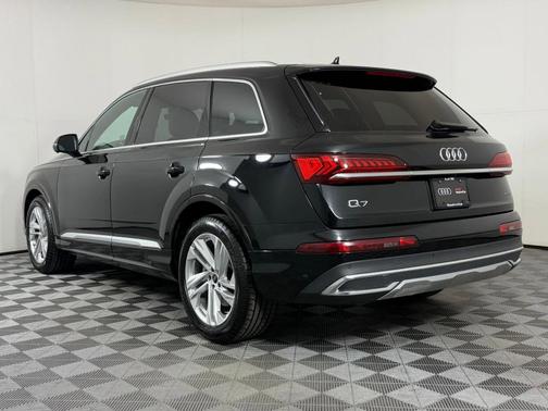 Mythos Black Metallic 2023 Audi Q7 55 Prestige