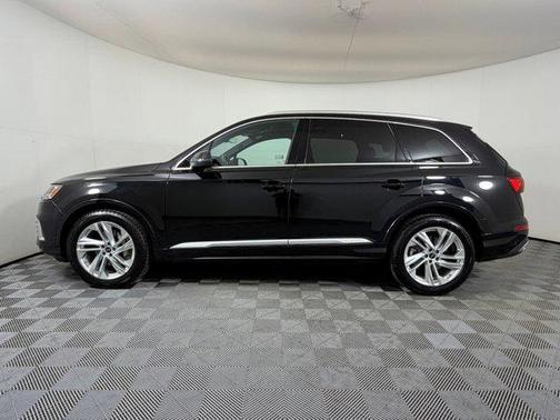Mythos Black Metallic 2023 Audi Q7 55 Prestige