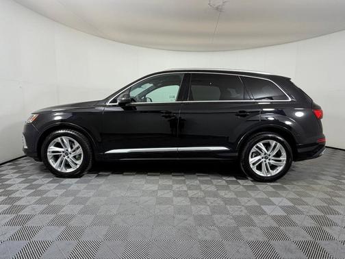 Mythos Black Metallic 2023 Audi Q7 55 Prestige