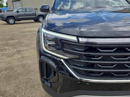 2025 Volkswagen Atlas Cross Sport 2.0T SE