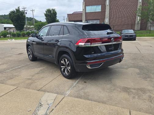 2025 Volkswagen Atlas Cross Sport 2.0T SE