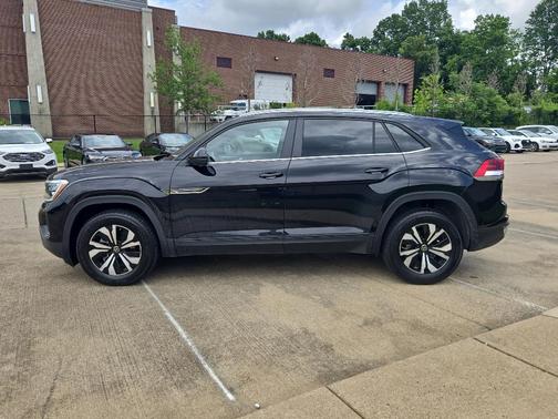 2025 Volkswagen Atlas Cross Sport 2.0T SE