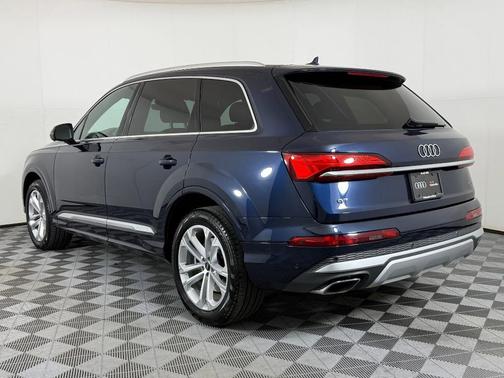 2025 Audi Q7 45 Premium Plus