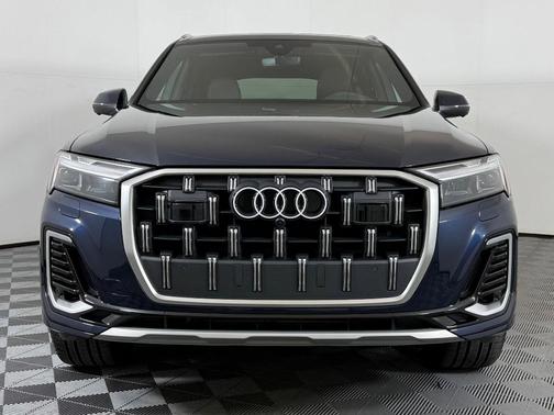 2025 Audi Q7 45 Premium Plus