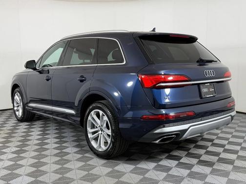 2025 Audi Q7 45 Premium Plus
